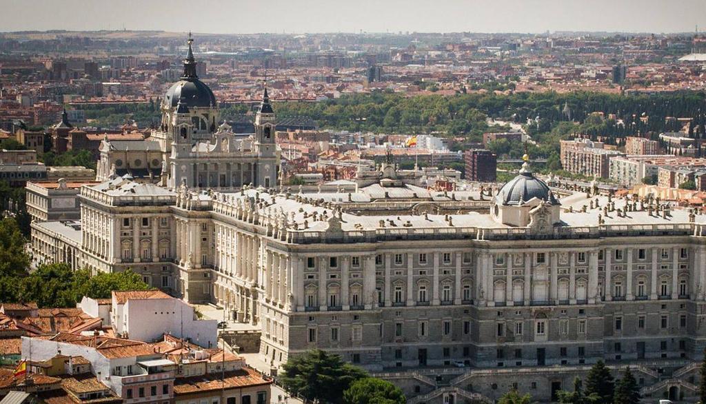 Apartamentos Madrid Centro B Esterno foto